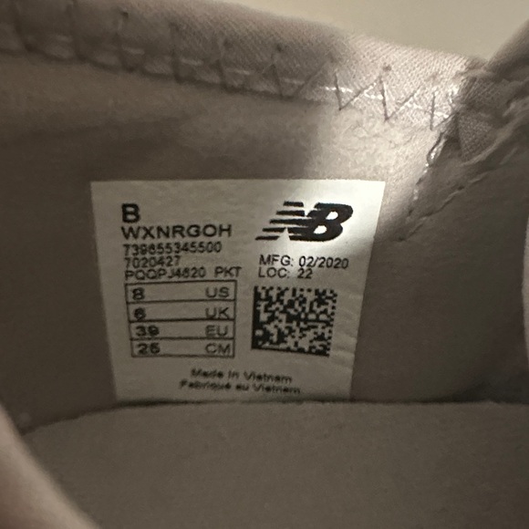 New Balance Women's Light Gray Sneakers - Picture 2 of 6